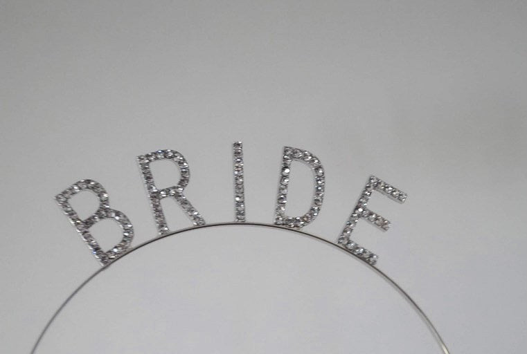 close up of bride silver sparkle headband